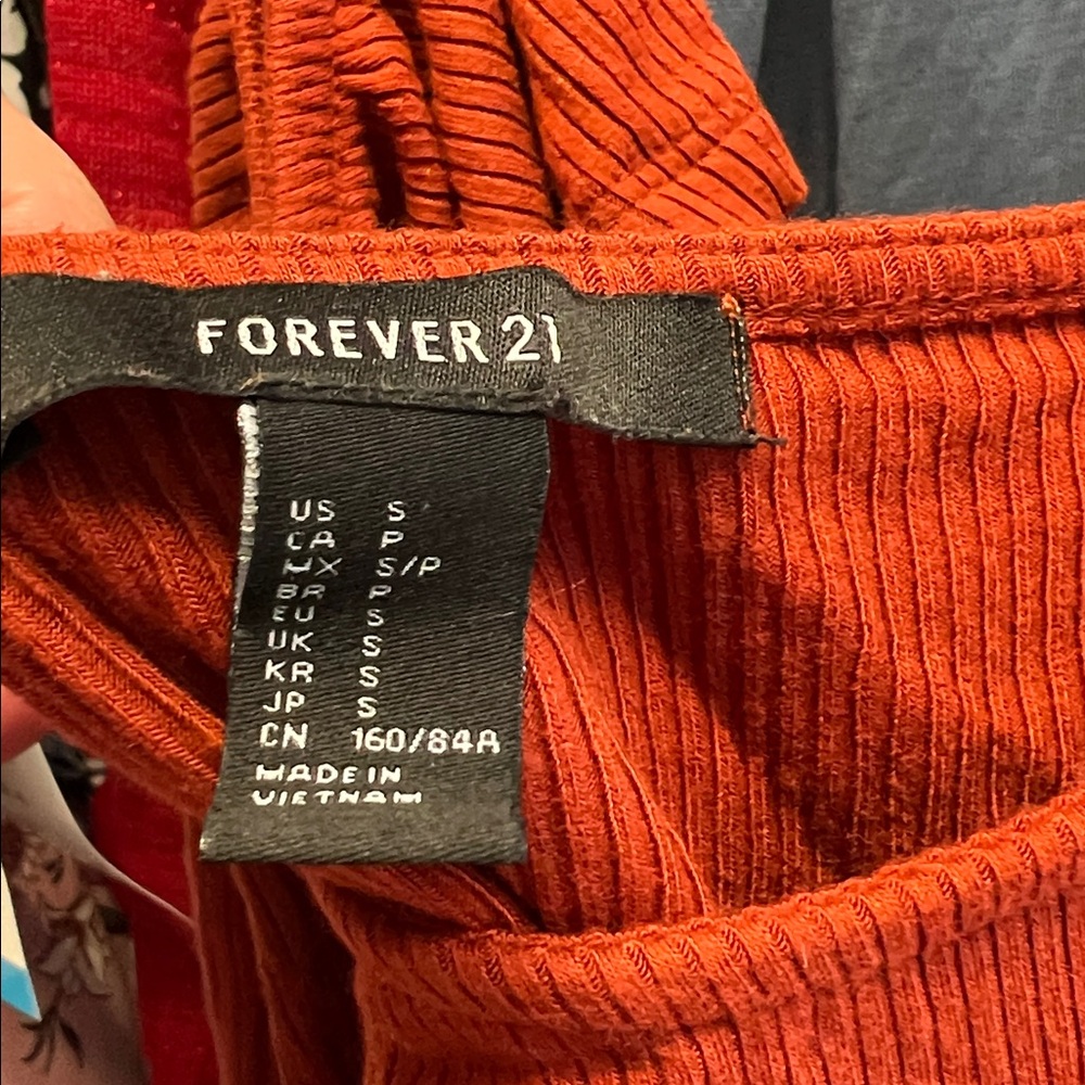 Forever 21 - Picture 2 of 2